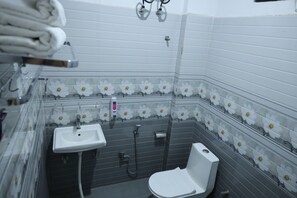 Bathroom - Hotel JK Blue Heaven (Varanasi)