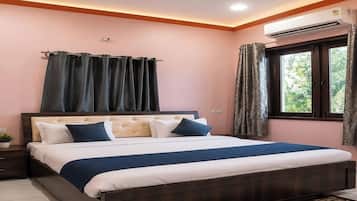 Deluxe Room | Soundproofing, free WiFi, bed sheets