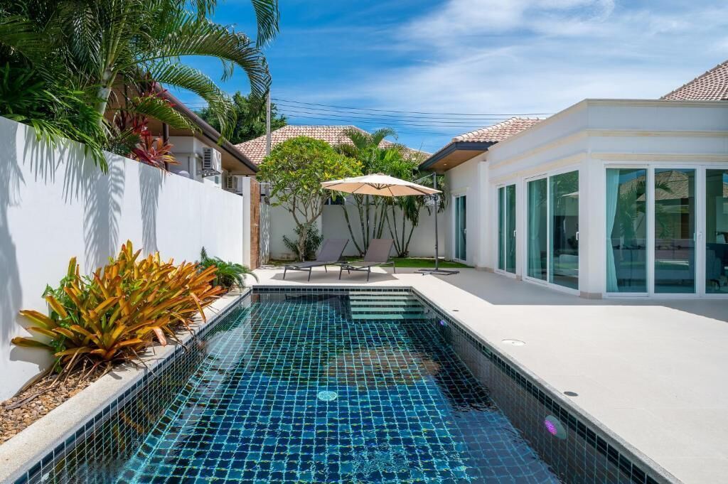 Superior Villa, Courtyard View | Pool | Outdoor pool