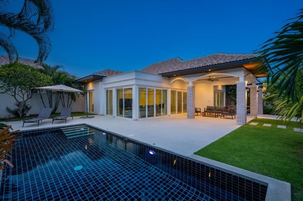 Superior Villa, Courtyard View | Kolam renang | Kolam renang terbuka 