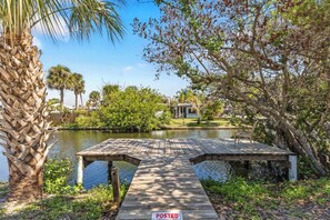 Property grounds - Beachside 3BR 2.5BA Retreat in Prime Location (Cocoa Beach)