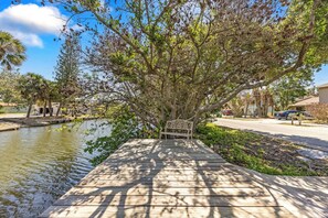 Property grounds - Beachside 3BR 2.5BA Retreat in Prime Location (Cocoa Beach)