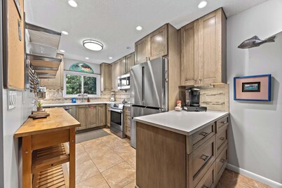 Beachside 3BR 2.5BA Retreat in Prime Location