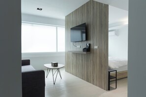 Free WiFi, wheelchair access - STEP INN (taipei)