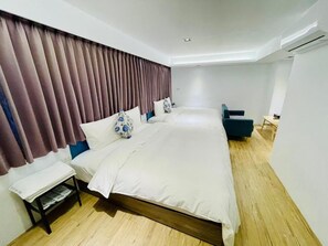 Free WiFi, wheelchair access - STEP INN (Taipei)
