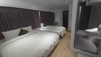 Family Triple Room | Free WiFi