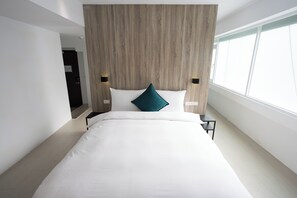 Free WiFi, wheelchair access - STEP INN (Taipei)