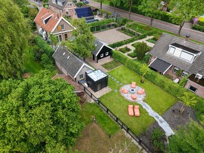 Exterior - Luxury holiday farmhouse with sauna in Twente (Vriezenveen)