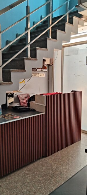 Lobby - Yuvraj Guest House (Rudrapur)
