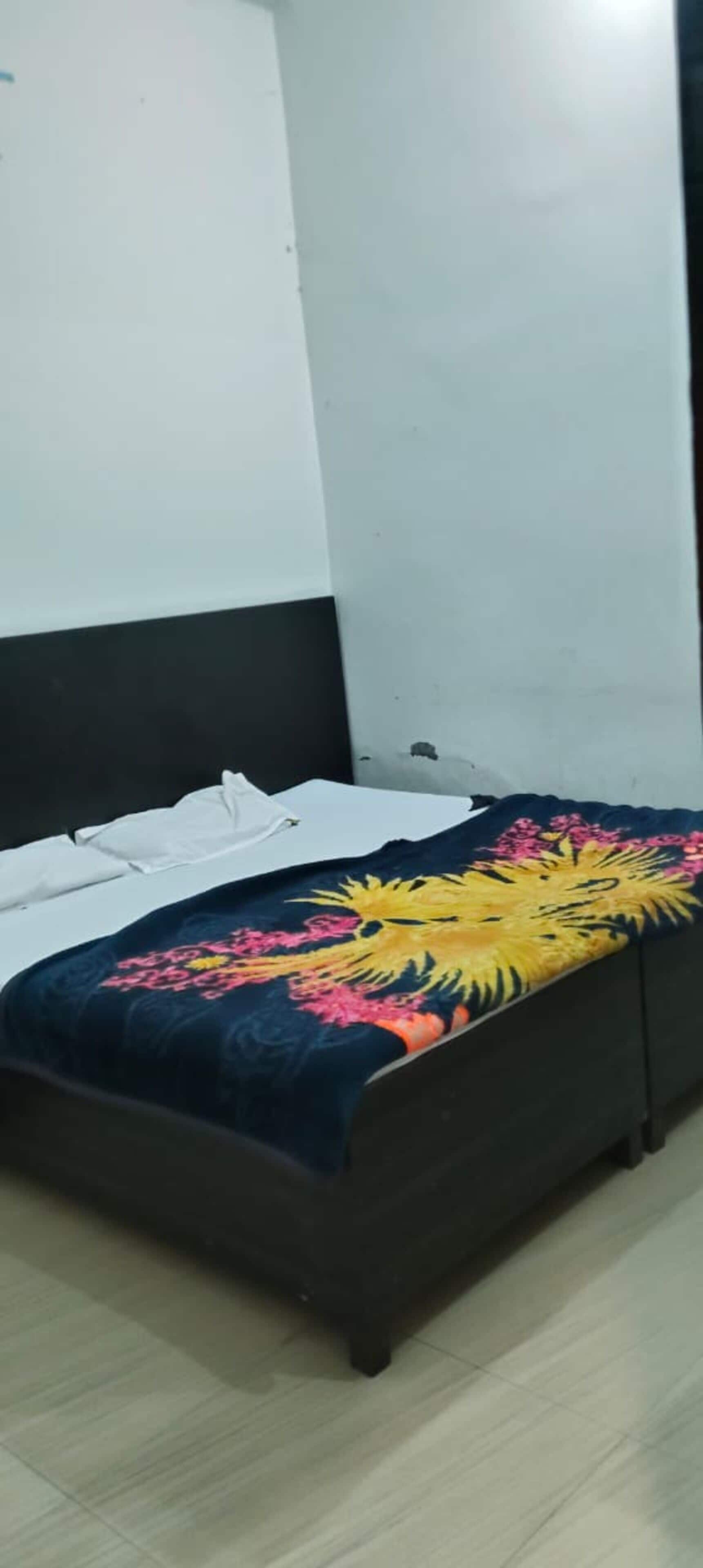 Deluxe Room | Rollaway beds, free WiFi, bed sheets