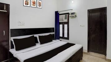 Deluxe Room | Rollaway beds, free WiFi, bed sheets