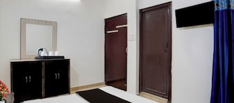 Yuvraj Guest House