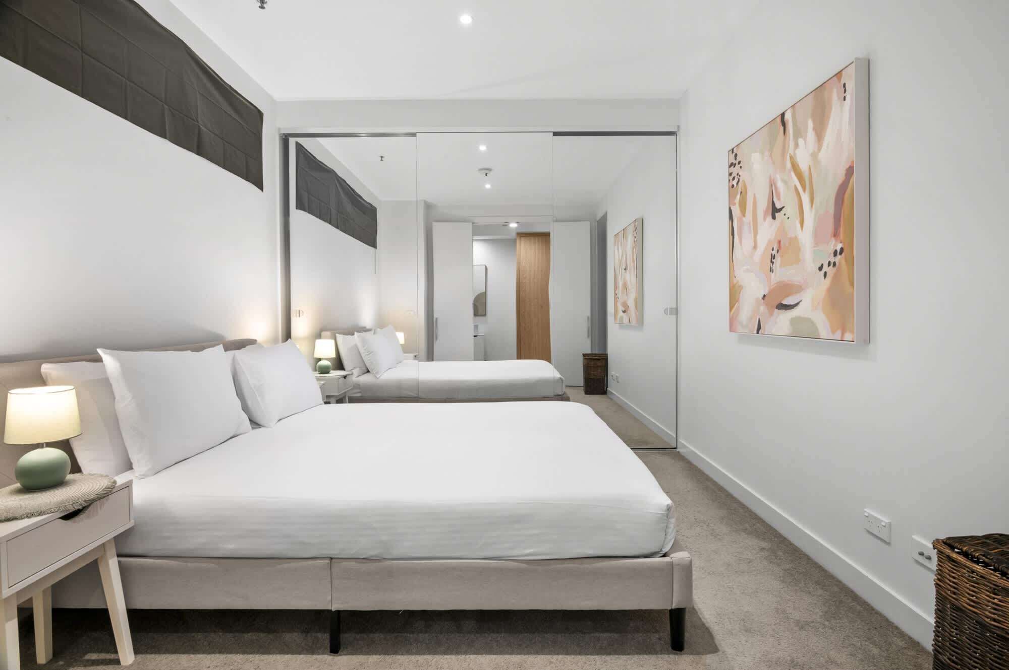 2 bedrooms, desk, iron/ironing board, WiFi