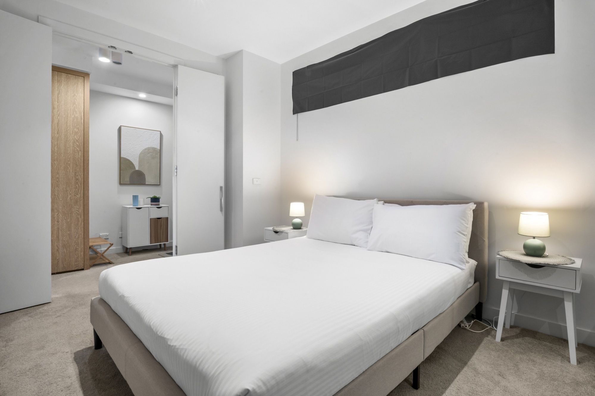 2 bedrooms, desk, iron/ironing board, WiFi