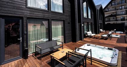 SkyNest Chalet • Jacuzzi • Mountain View • Near Sinaia