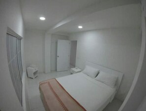 3 Schlafzimmer, Bügeleisen/Bügelbrett, WLAN, Bettwäsche