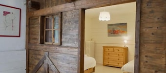 A peaceful haven, 3beds, private garden, parking, located in a little hamlet.