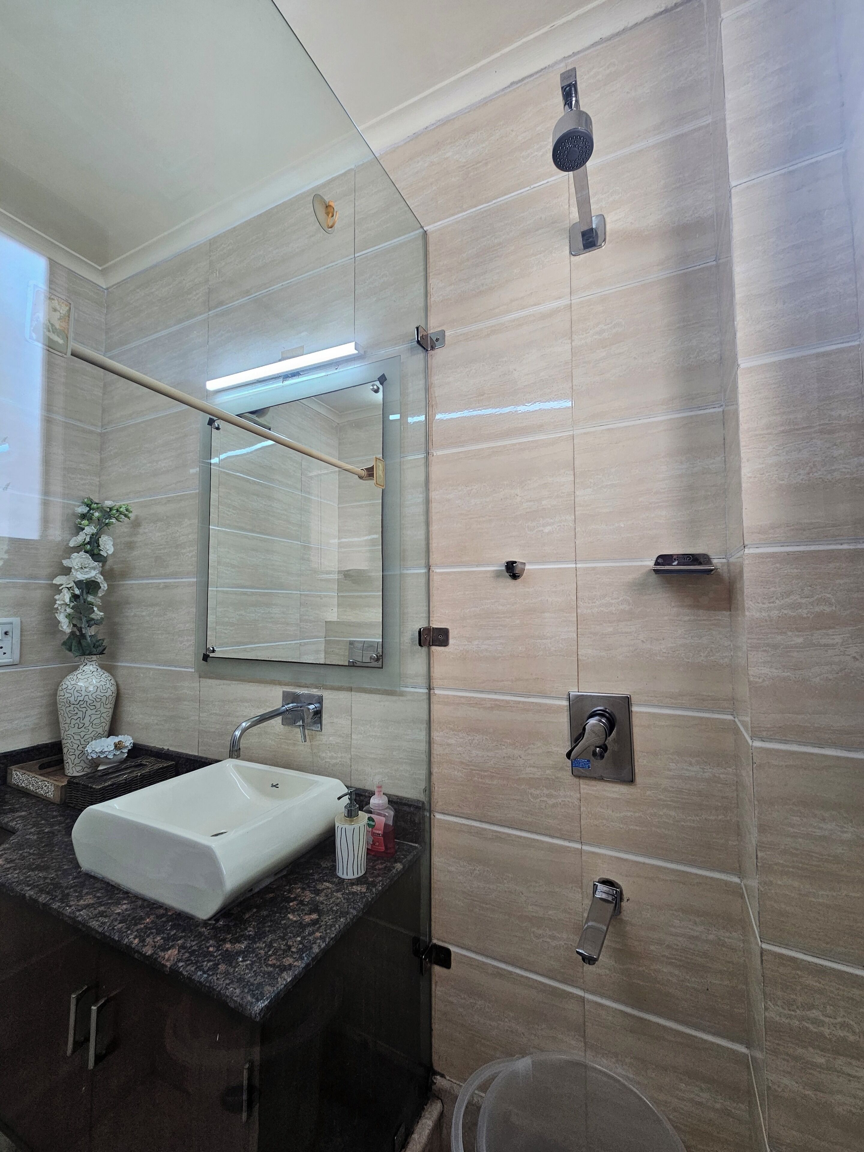 Apartment | Bathroom | Towels, soap, shampoo