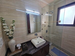 Apartamento | Baño | Toallas, jabón y champú