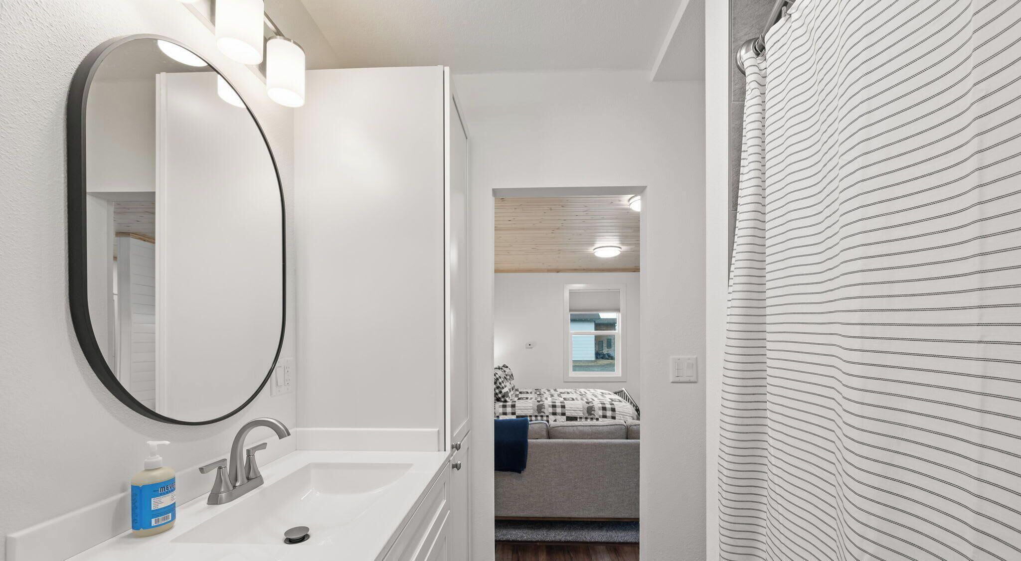 Shower, hair dryer, towels, shampoo