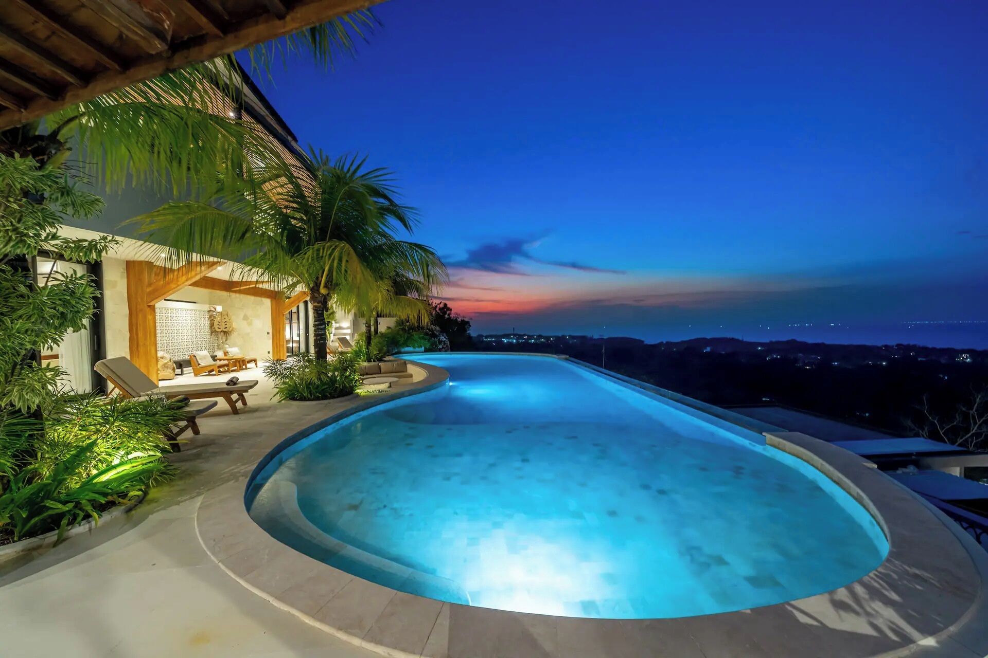 Villa Luxury, 4 camere da letto, piscina privata, vista oceano | Piscina | Piscina all'aperto, ombrelloni da piscina, lettini