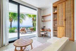 Vila superluxo, 4 quartos, piscina particular, vista para o oceano | Área de estar | Smart TV 50 polegadas com canais digitais