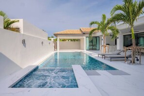 Luxury-Villa, Poolblick | Pool