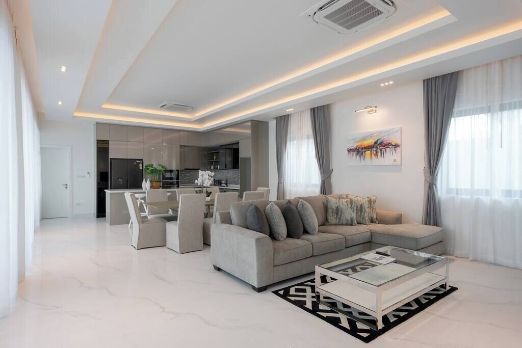Luxury Villa, Pool View | Living area