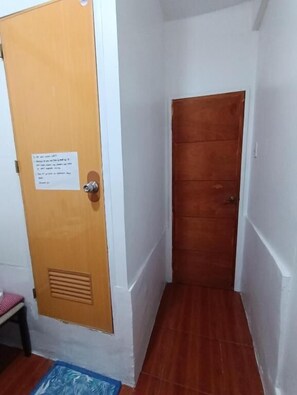 Quarto casal, vista para a cidade | Parte interna