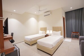 Executive Room, City View | Individually furnished, desk, laptop workspace, free WiFi - Hotel Jubilee Park Hitech city (Hyderabad)