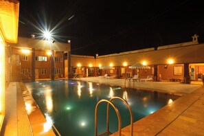 Una piscina cubierta