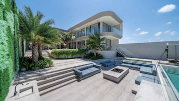 Luxury Villa, 4 Bedrooms, Private Pool | Teres/patio