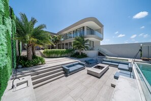 Luxury Villa, 4 Bedrooms, Private Pool | Teres/patio