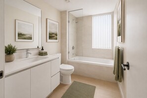 Signature-Zimmer | Badezimmer | Kostenlose Toilettenartikel, Haartrockner, Handtücher, Seife