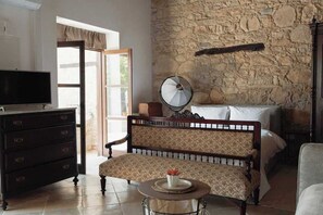 1 chambre, fer et planche à repasser, lit de bébé portatif, Wi-Fi