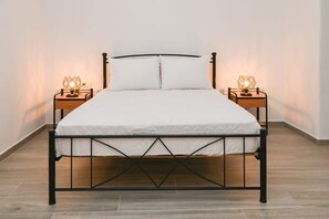 Iron/ironing board, bed sheets - Black Sand Santorini Studio - 20m from Perissa Black sand beach (Perissa)