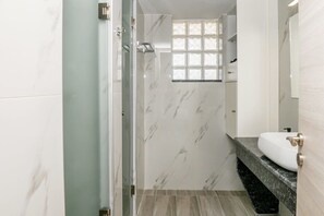 Hair dryer, towels, soap, toilet paper - Black Sand Santorini Studio - 20m from Perissa Black sand beach (Perissa)