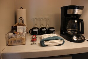 Coffee and/or coffee maker - Historic Lodge Apartment at Chimney Corners Resort (Frankfort)