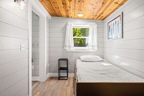 Room - Lakeview Apartment #5 at Chimney Corners Resort (Frankfort)