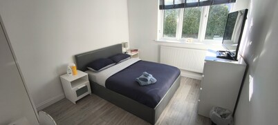 Room-delightful Double Room in Shared Ho