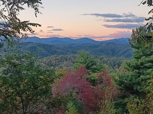 NEW LISTING • AUGUST DISCOUNTS• 6BR Epic Views + BBQ + Fully Stocked Kitchen