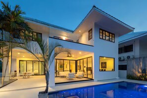 Vila família, vista para a piscina | Piscina | Piscina externa
