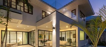 Grand Hill Mansion