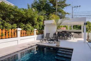 Vila família, vista para a piscina | Piscina | Piscina externa