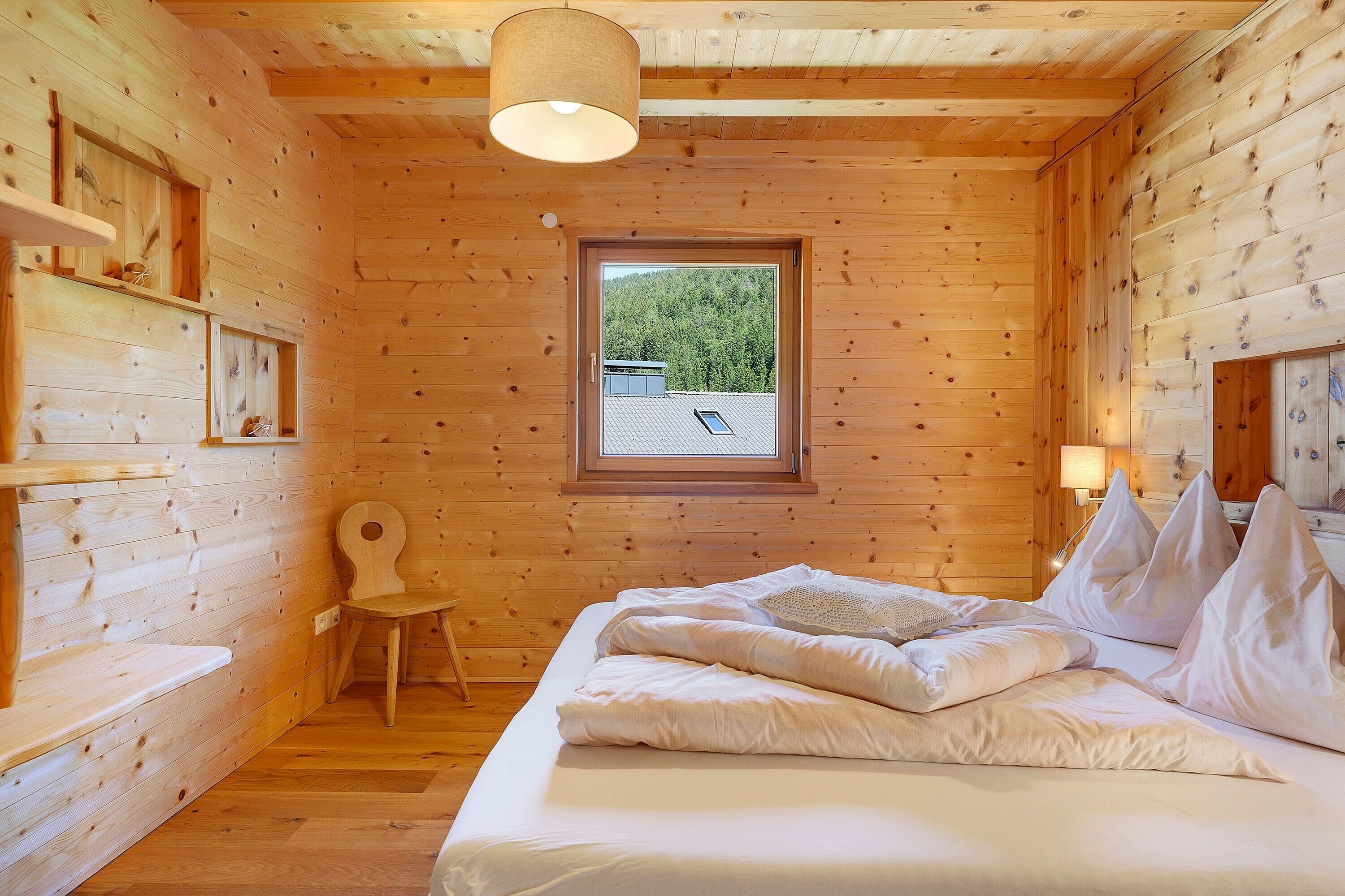 WiFi, bed sheets