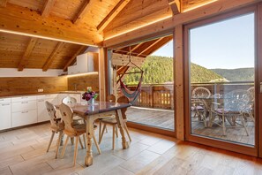 Dining - Apartment 'Vergissmeinnicht' with Mountain View, Balcony and Wi-Fi (Meltina)