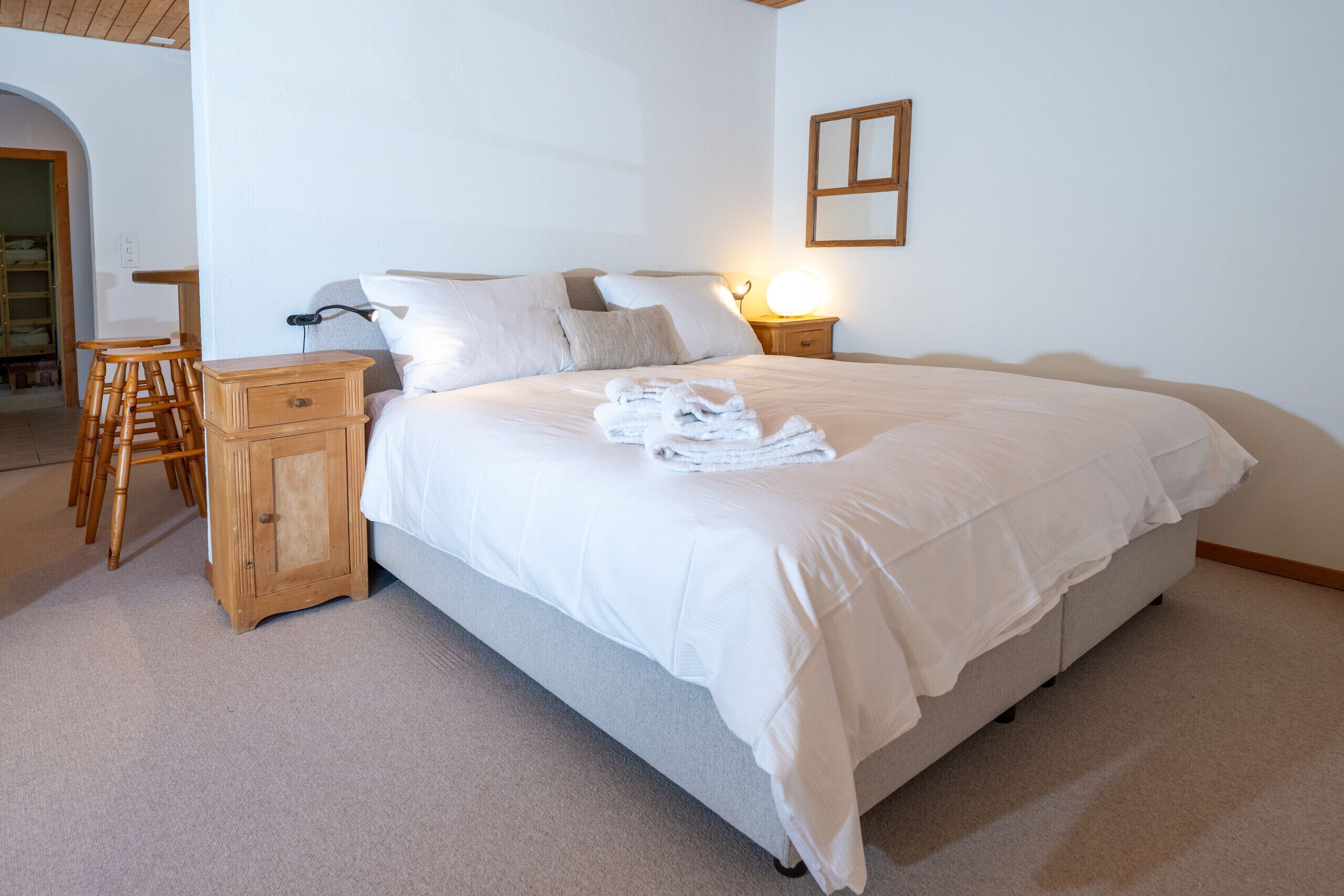 In Wohnzimmer Bett für zwei Personen