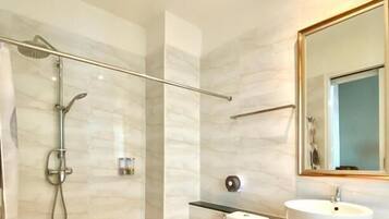 Superior Double Room, Balcony | Bathroom | Slippers