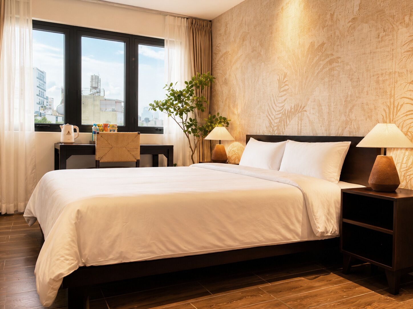 Suite | Premium bedding, memory foam beds, free WiFi, bed sheets