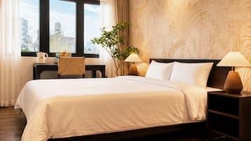 Suite | Premium bedding, memory foam beds, free WiFi, bed sheets